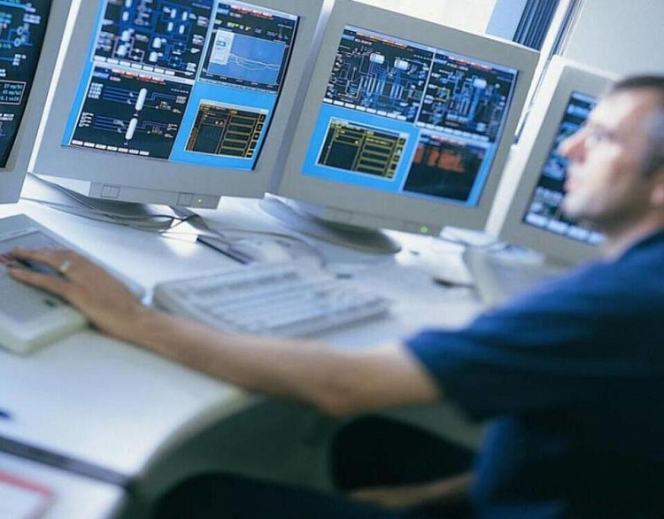 Наши сотрудники -     эксперты в области энергетики